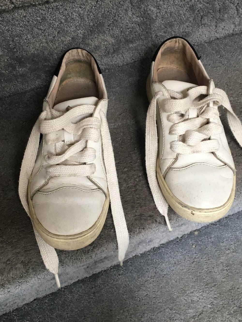 Kate Spade Cream And Black Heart Leather Sneakers, Size 7